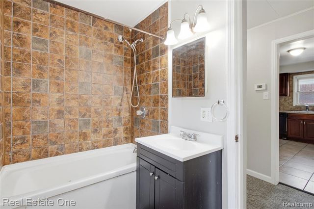 6662 N Gulley Road, Dearborn Heights, MI 48127