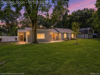 423 East Road, Holly Village, MI 48442