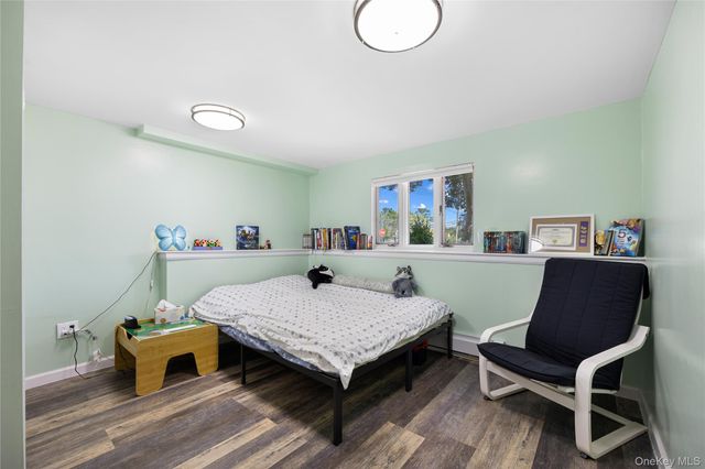 2 York Avenue, Bethpage, NY 11714