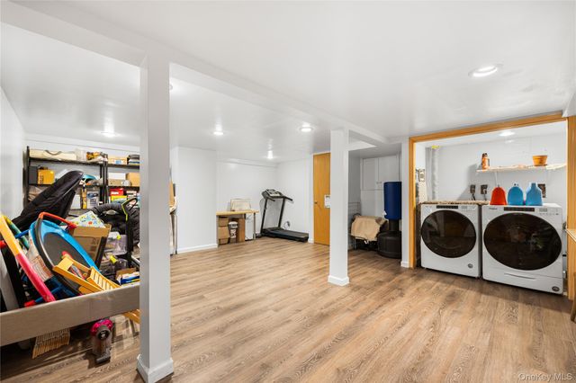 2 York Avenue, Bethpage, NY 11714