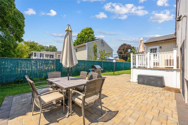 2 York Avenue, Bethpage, NY 11714