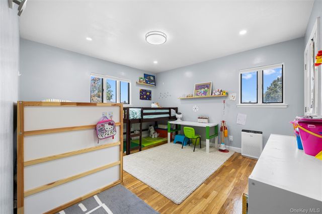 2 York Avenue, Bethpage, NY 11714