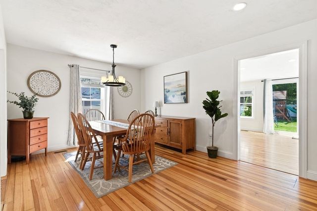 92 Lake Ave, Walpole, MA 02081