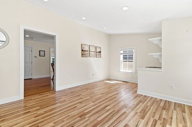 92 Lake Ave, Walpole, MA 02081