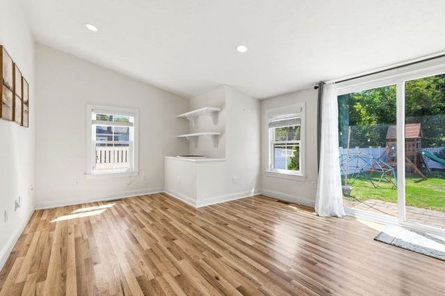 92 Lake Ave, Walpole, MA 02081