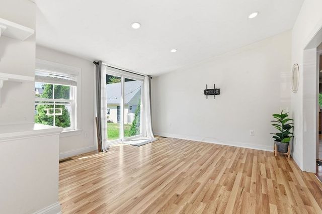 92 Lake Ave, Walpole, MA 02081