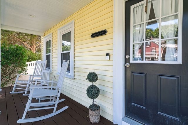 92 Lake Ave, Walpole, MA 02081