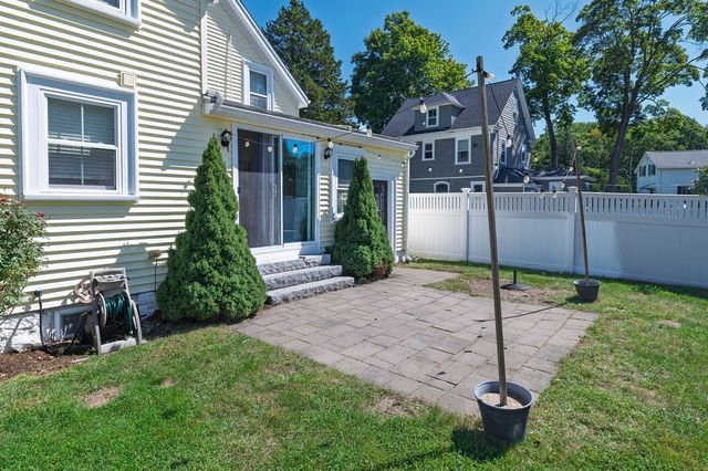92 Lake Ave, Walpole, MA 02081