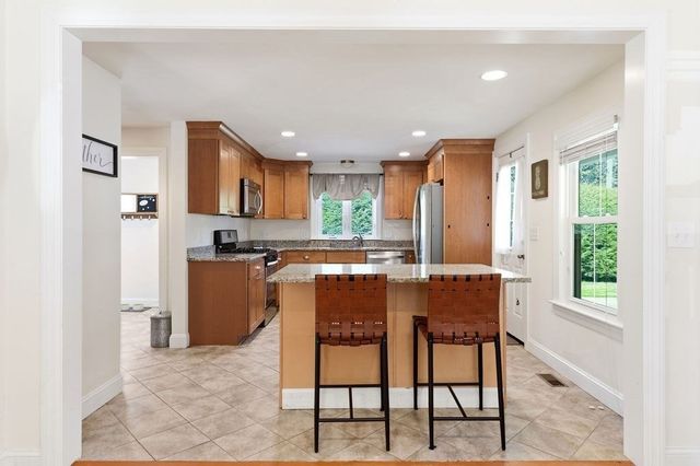 92 Lake Ave, Walpole, MA 02081
