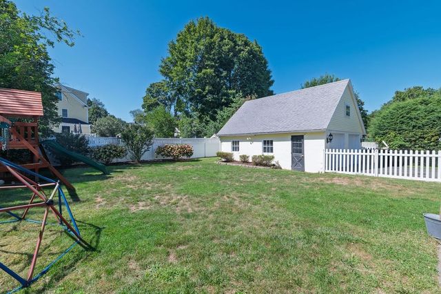 92 Lake Ave, Walpole, MA 02081