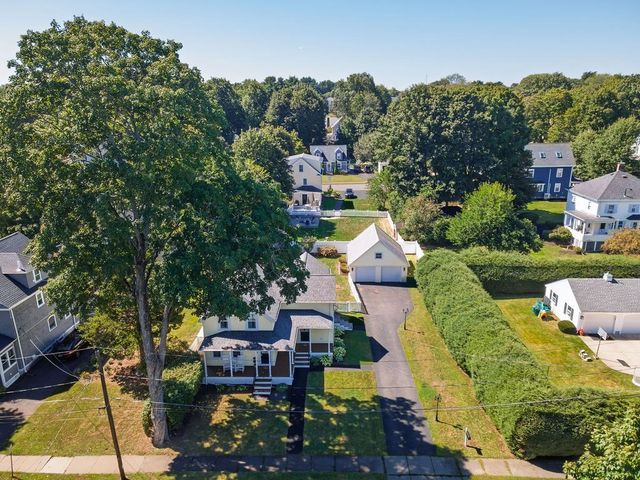 92 Lake Ave, Walpole, MA 02081