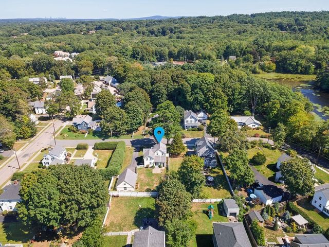 92 Lake Ave, Walpole, MA 02081