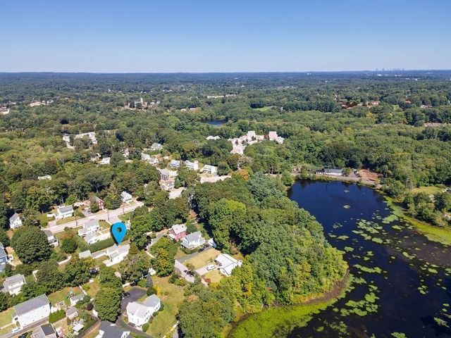 92 Lake Ave, Walpole, MA 02081