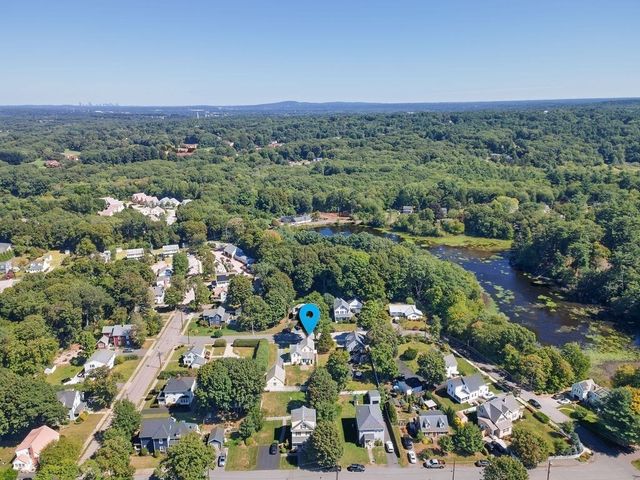 92 Lake Ave, Walpole, MA 02081