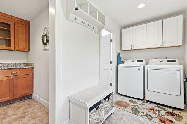 92 Lake Ave, Walpole, MA 02081