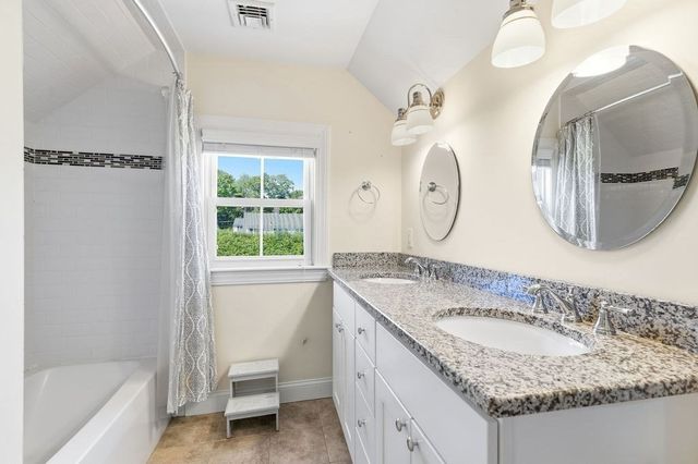 92 Lake Ave, Walpole, MA 02081