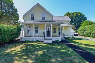 92 Lake Ave, Walpole, MA 02081