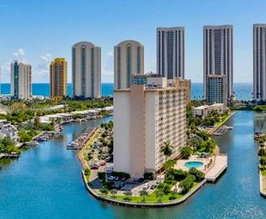 400 Kings Point Dr 309, Sunny Isles Beach, FL 33160