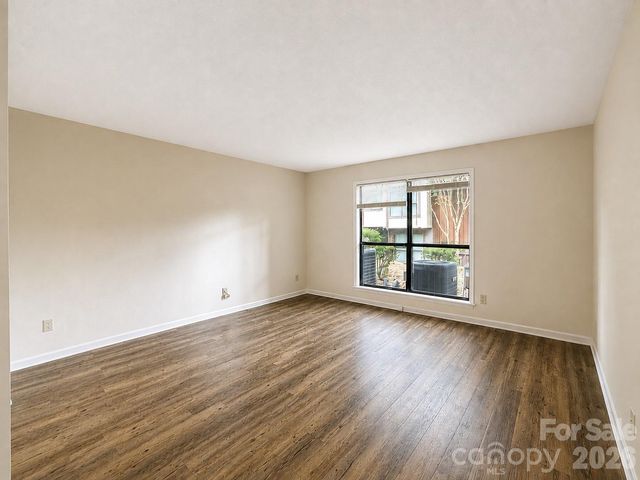7220 Winery Lane, Charlotte, NC 28227