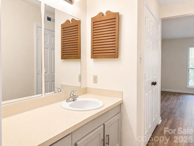 7220 Winery Lane, Charlotte, NC 28227