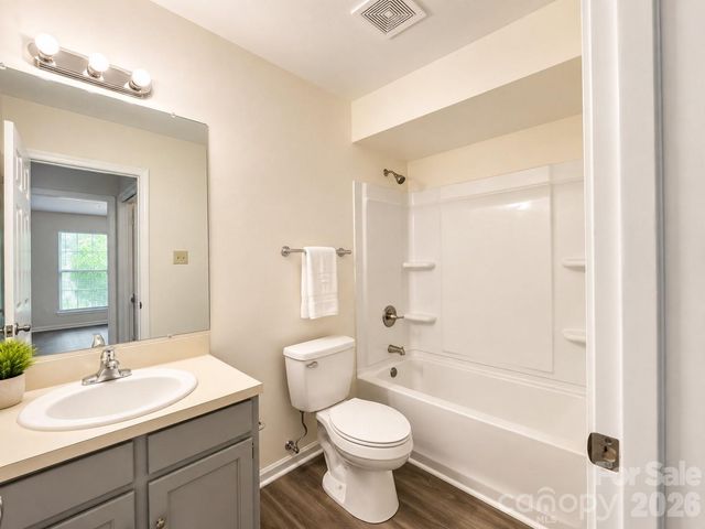 7220 Winery Lane, Charlotte, NC 28227