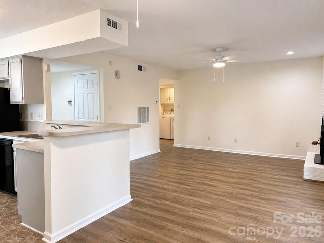 7220 Winery Lane, Charlotte, NC 28227