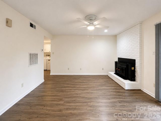 7220 Winery Lane, Charlotte, NC 28227