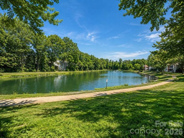7220 Winery Lane, Charlotte, NC 28227