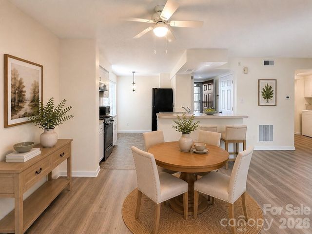 7220 Winery Lane, Charlotte, NC 28227