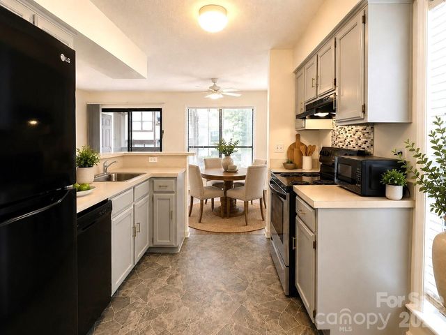 7220 Winery Lane, Charlotte, NC 28227