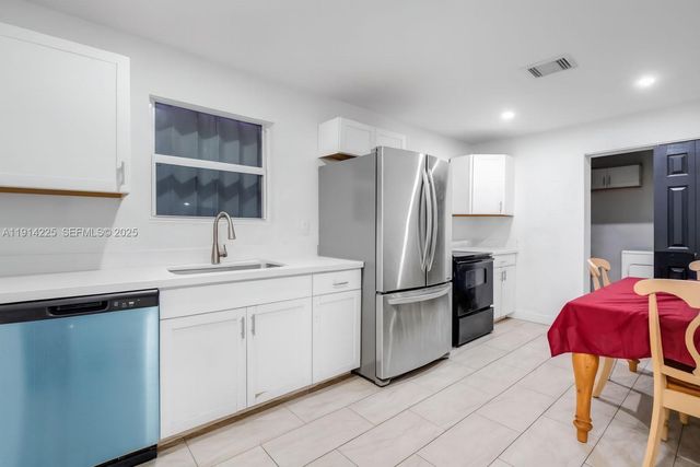 1213 NW 6th Ct, Fort Lauderdale, FL 33311