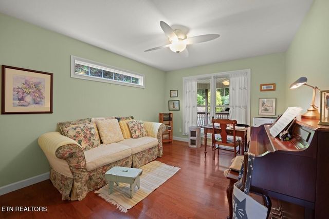14 Heatherhurst Court, Crossville, TN 38558