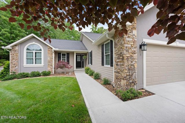 14 Heatherhurst Court, Crossville, TN 38558