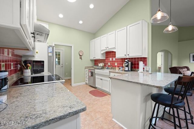14 Heatherhurst Court, Crossville, TN 38558
