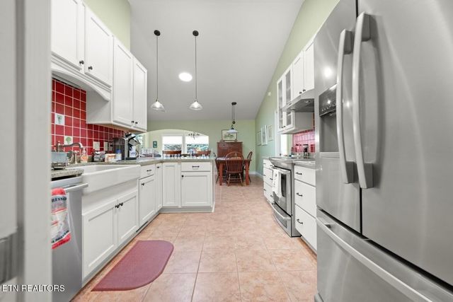 14 Heatherhurst Court, Crossville, TN 38558