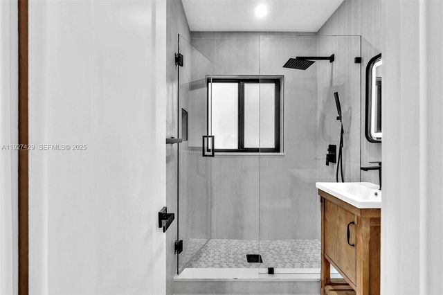 1123 NE 1st Ave, Fort Lauderdale, FL 33304