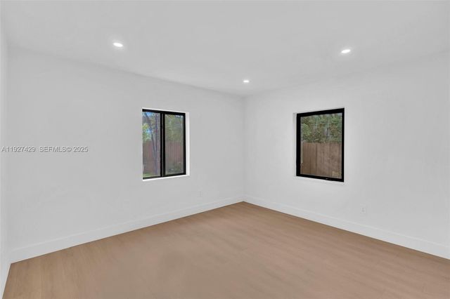 1123 NE 1st Ave, Fort Lauderdale, FL 33304