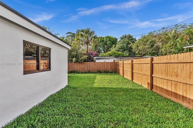 1123 NE 1st Ave, Fort Lauderdale, FL 33304