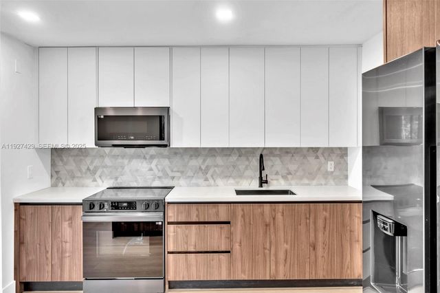 1123 NE 1st Ave, Fort Lauderdale, FL 33304