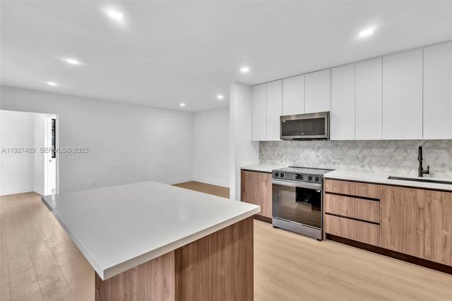 1123 NE 1st Ave, Fort Lauderdale, FL 33304