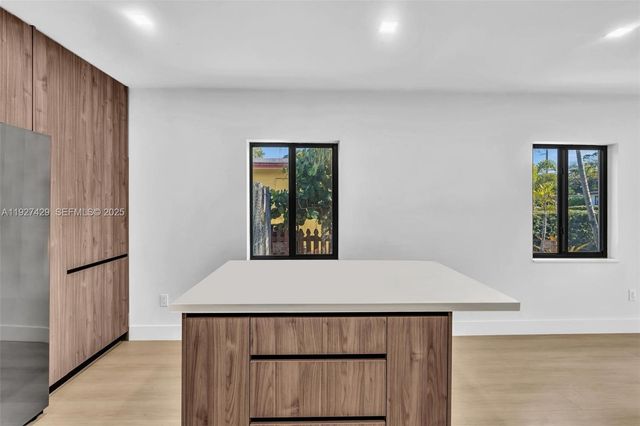 1123 NE 1st Ave, Fort Lauderdale, FL 33304