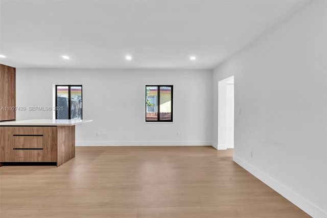 1123 NE 1st Ave, Fort Lauderdale, FL 33304