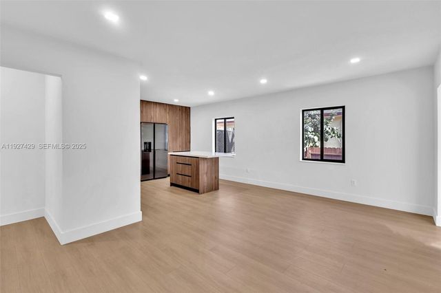 1123 NE 1st Ave, Fort Lauderdale, FL 33304