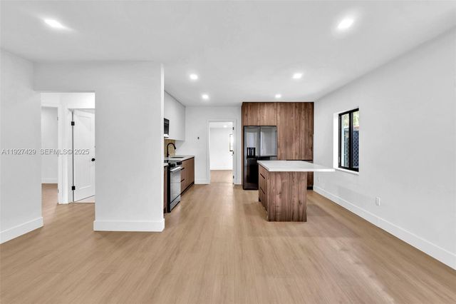 1123 NE 1st Ave, Fort Lauderdale, FL 33304