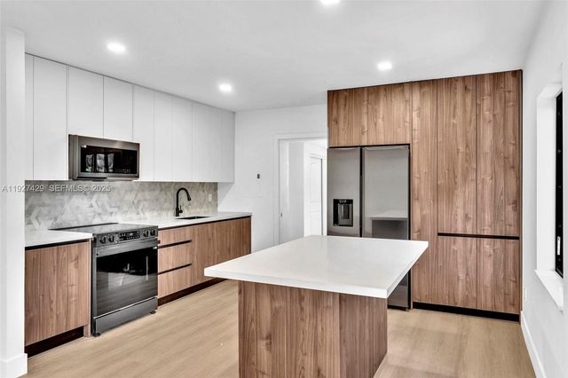 1123 NE 1st Ave, Fort Lauderdale, FL 33304