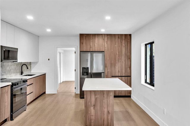 1123 NE 1st Ave, Fort Lauderdale, FL 33304