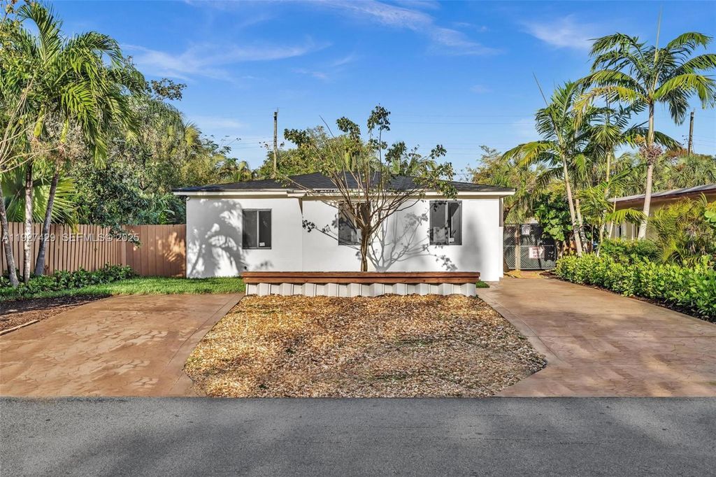 1123 NE 1st Ave, Fort Lauderdale, FL 33304