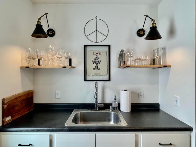 1457 Mountain Rd Apt 5, Stowe, VT 05672