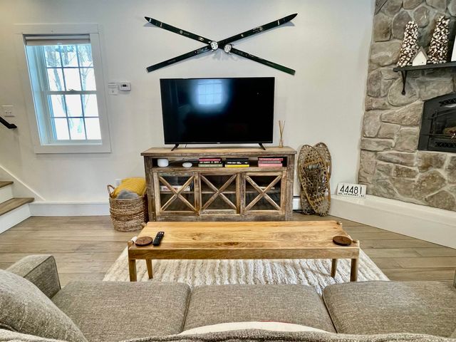 1457 Mountain Rd Apt 5, Stowe, VT 05672