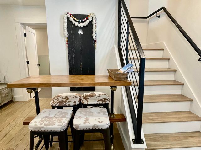 1457 Mountain Rd Apt 5, Stowe, VT 05672